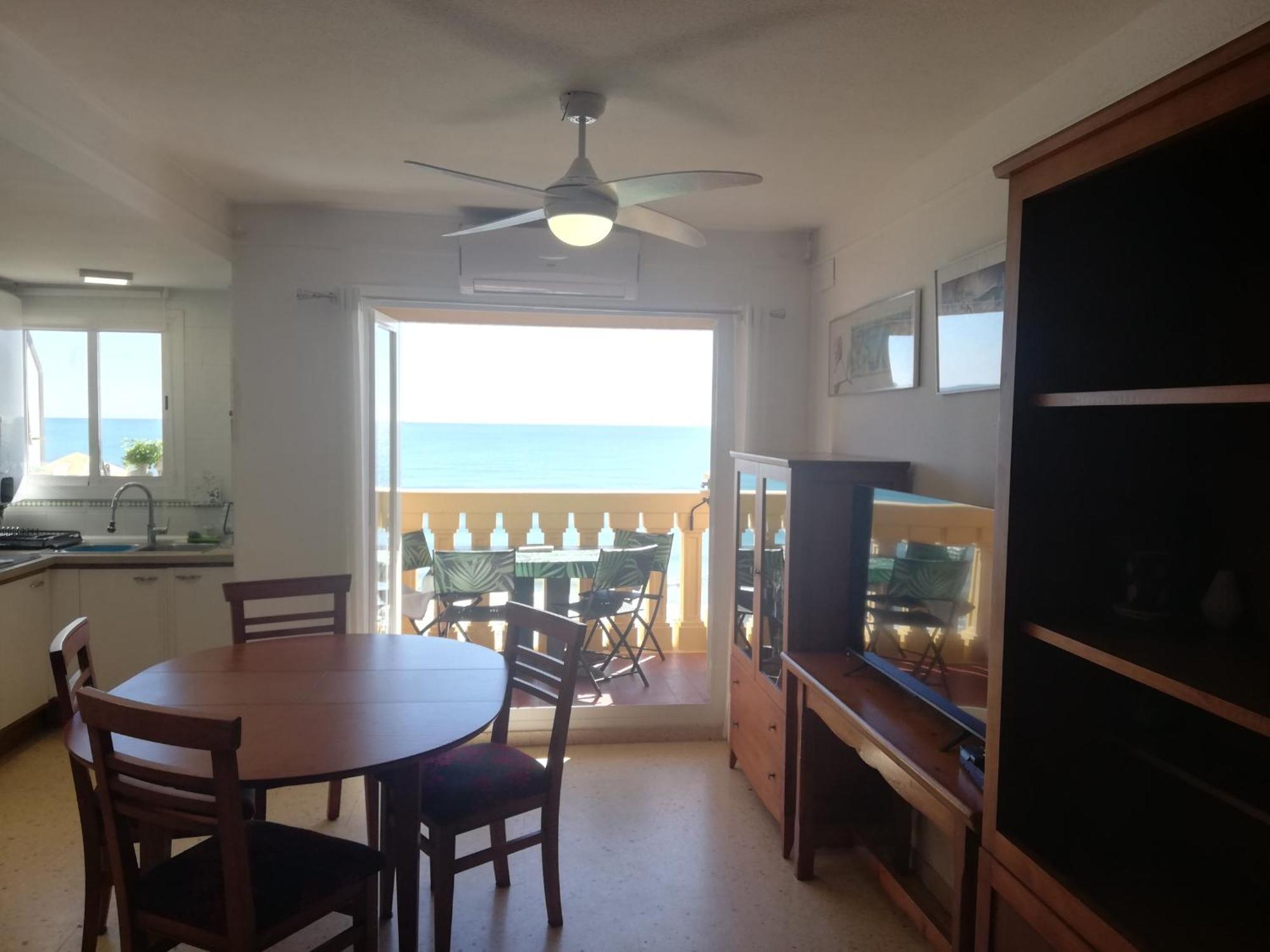 Apartment Ideally Located On Port Saplaya